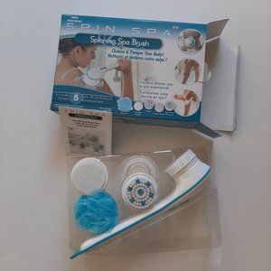 Spinning Spa Brush With Five Spa Attachments - NWT